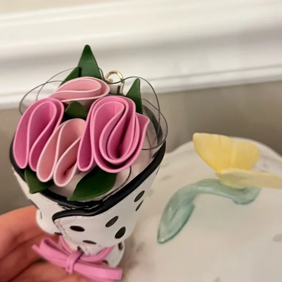 KATE SPADE 3D FLORA FLOWER BOUQUET KEYCHAIN BAG CHARM KK974 NWT - Picture 8 of 10